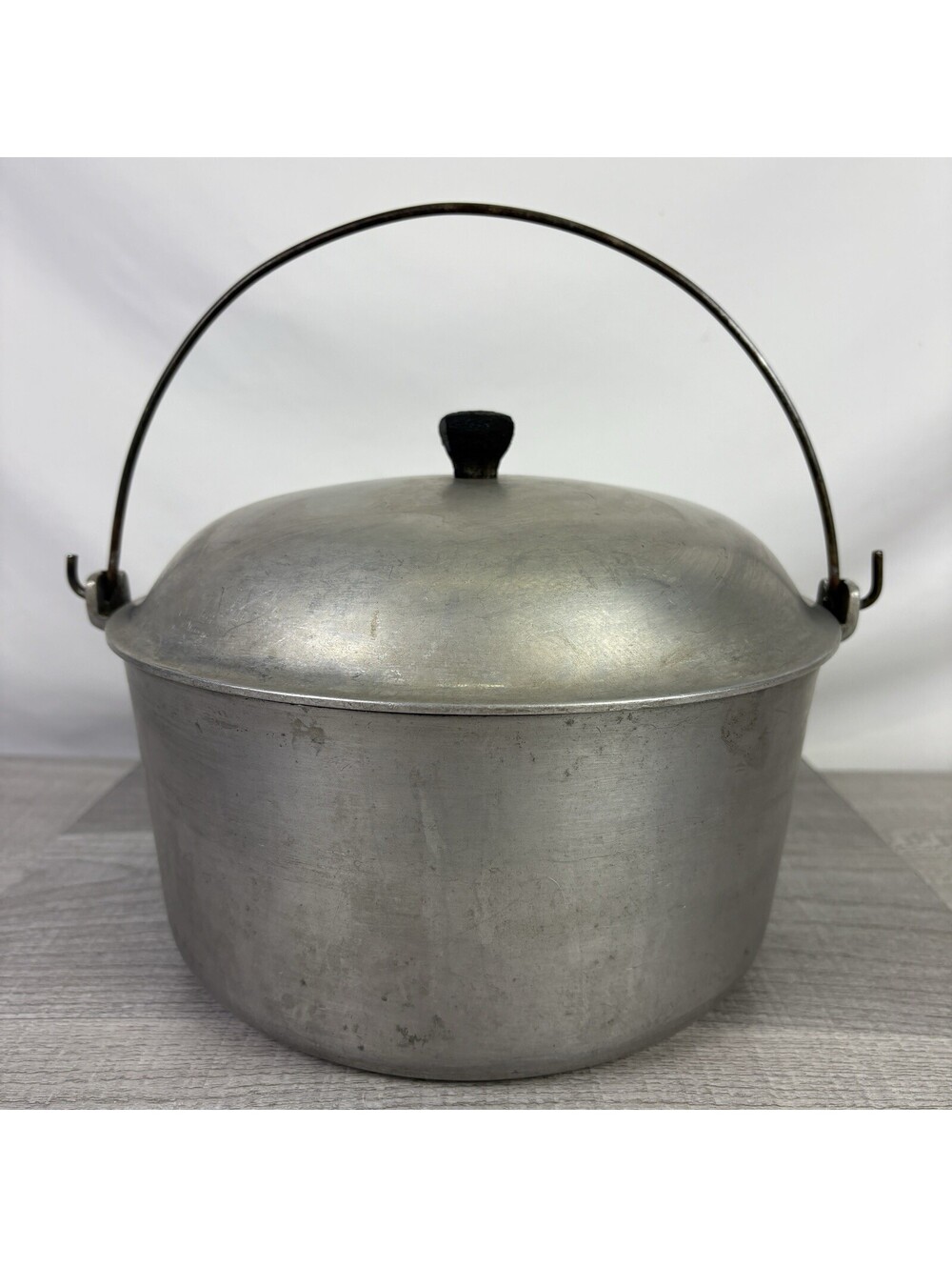 Vintage Majestic Cookware Aluminum Dutch Oven Pot 10” w/Lid & Bail Handle